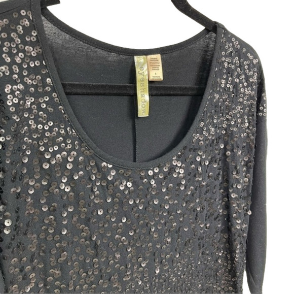 BLACK Sequins Tee - Picture 4 of 7
